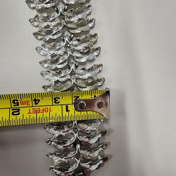 Vintage Mid-Century Silver-Tone Leaf Bracelet Textured Articulated Statement - Picture 11 of 11